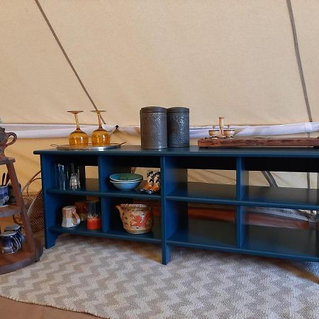 Glamping De Vrije Wind, Tentverhuur Houwerzijl المظهر الخارجي الصورة