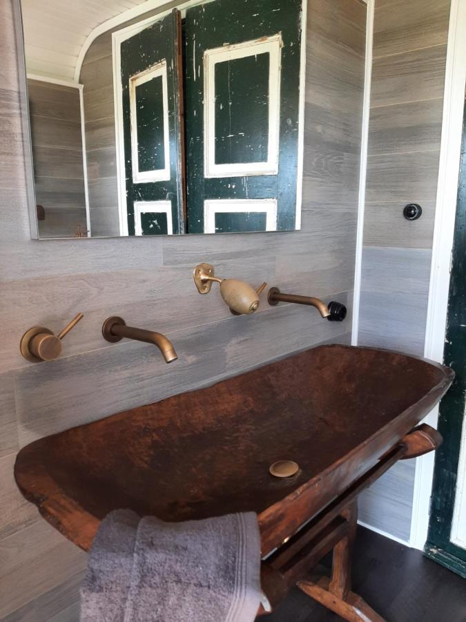 Glamping De Vrije Wind, Tentverhuur Houwerzijl المظهر الخارجي الصورة